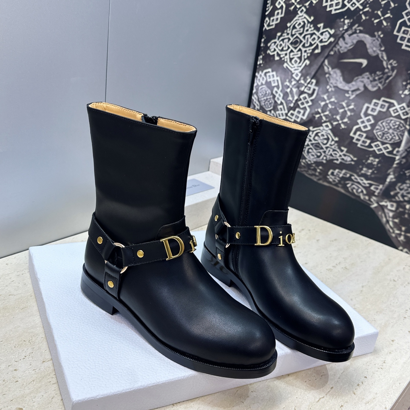 Dior 迪奥2026秋冬新款EmPreinte高定系列及裸女短靴 明星同款CD字母logo五金扣低跟圆头侧拉链机车骑士