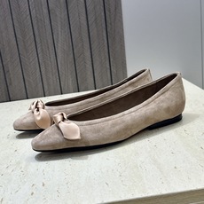 LORO PIANA 诺悠.翩雅 2026春夏新款平底蝴蝶结女鞋 LP字母logo平底尖头拼色单鞋 材质:鞋面进口羊猄 LORO PIANA 诺悠.翩雅 2026春夏新款平底蝴蝶结女鞋 LP字母logo平底尖头拼色单鞋 材质:鞋面进口羊猄