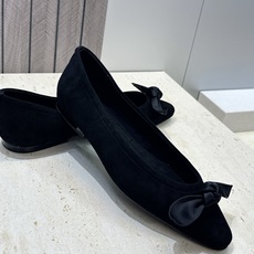 LORO PIANA 诺悠.翩雅 2026春夏新款平底蝴蝶结女鞋 LP字母logo平底尖头拼色单鞋 材质:鞋面进口羊猄 LORO PIANA 诺悠.翩雅 2026春夏新款平底蝴蝶结女鞋 LP字母logo平底尖头拼色单鞋 材质:鞋面进口羊猄