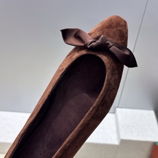 LORO PIANA 诺悠.翩雅 2026春夏新款平底蝴蝶结女鞋 LP字母logo平底尖头拼色单鞋 材质:鞋面进口羊猄 LORO PIANA 诺悠.翩雅 2026春夏新款平底蝴蝶结女鞋 LP字母logo平底尖头拼色单鞋 材质:鞋面进口羊猄