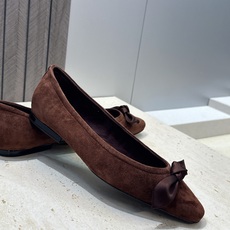 LORO PIANA 诺悠.翩雅 2026春夏新款平底蝴蝶结女鞋 LP字母logo平底尖头拼色单鞋 材质:鞋面进口羊猄 LORO PIANA 诺悠.翩雅 2026春夏新款平底蝴蝶结女鞋 LP字母logo平底尖头拼色单鞋 材质:鞋面进口羊猄