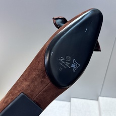 LORO PIANA 诺悠.翩雅 2026春夏新款平底蝴蝶结女鞋 LP字母logo平底尖头拼色单鞋 材质:鞋面进口羊猄 LORO PIANA 诺悠.翩雅 2026春夏新款平底蝴蝶结女鞋 LP字母logo平底尖头拼色单鞋 材质:鞋面进口羊猄