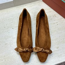 LORO PIANA 诺悠.翩雅 2026春夏新款平底蝴蝶结女鞋 LP字母logo平底尖头拼色单鞋 材质:鞋面进口羊猄 LORO PIANA 诺悠.翩雅 2026春夏新款平底蝴蝶结女鞋 LP字母logo平底尖头拼色单鞋 材质:鞋面进口羊猄