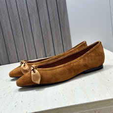 LORO PIANA 诺悠.翩雅 2026春夏新款平底蝴蝶结女鞋 LP字母logo平底尖头拼色单鞋 材质:鞋面进口羊猄 LORO PIANA 诺悠.翩雅 2026春夏新款平底蝴蝶结女鞋 LP字母logo平底尖头拼色单鞋 材质:鞋面进口羊猄