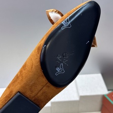 LORO PIANA 诺悠.翩雅 2026春夏新款平底蝴蝶结女鞋 LP字母logo平底尖头拼色单鞋 材质:鞋面进口羊猄 LORO PIANA 诺悠.翩雅 2026春夏新款平底蝴蝶结女鞋 LP字母logo平底尖头拼色单鞋 材质:鞋面进口羊猄