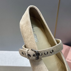 Miumiu 2026早春新款蝴蝶结芭蕾舞女鞋 缪缪字母logo五金扣平底尖头玛丽珍单鞋 材质:鞋面进口羊猄皮+水染羊皮 Miumiu 2026早春新款蝴蝶结芭蕾舞女鞋 缪缪字母logo五金扣平底尖头玛丽珍单鞋 材质:鞋面进口羊猄皮+水染羊皮