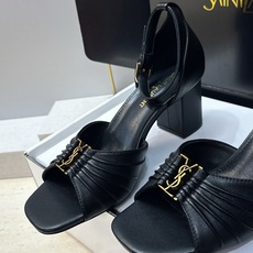SAINT LAURENT PARIS 圣罗兰2026春夏新款中跟女鞋 YSL字母logo五金扣粗跟圆头露趾后包凉鞋 SAINT LAURENT PARIS 圣罗兰2026春夏新款中跟女鞋 YSL字母logo五金扣粗跟圆头露趾后包凉鞋