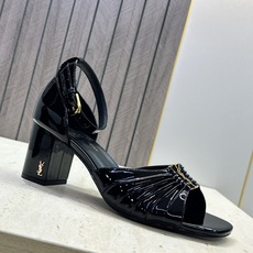 SAINT LAURENT PARIS 圣罗兰2026春夏新款中跟女鞋 YSL字母logo五金扣粗跟圆头露趾后包凉鞋 SAINT LAURENT PARIS 圣罗兰2026春夏新款中跟女鞋 YSL字母logo五金扣粗跟圆头露趾后包凉鞋