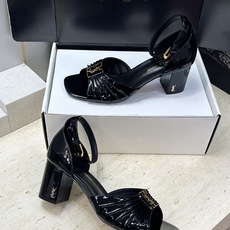 SAINT LAURENT PARIS 圣罗兰2026春夏新款中跟女鞋 YSL字母logo五金扣粗跟圆头露趾后包凉鞋 SAINT LAURENT PARIS 圣罗兰2026春夏新款中跟女鞋 YSL字母logo五金扣粗跟圆头露趾后包凉鞋