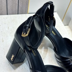 SAINT LAURENT PARIS 圣罗兰2026春夏新款中跟女鞋 YSL字母logo五金扣粗跟圆头露趾后包凉鞋 SAINT LAURENT PARIS 圣罗兰2026春夏新款中跟女鞋 YSL字母logo五金扣粗跟圆头露趾后包凉鞋