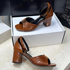 SAINT LAURENT PARIS 圣罗兰2026春夏新款中跟女鞋 YSL字母logo五金扣粗跟圆头露趾后包凉鞋 SAINT LAURENT PARIS 圣罗兰2026春夏新款中跟女鞋 YSL字母logo五金扣粗跟圆头露趾后包凉鞋