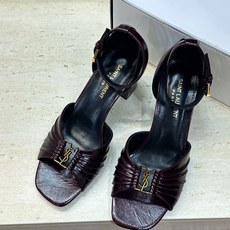 SAINT LAURENT PARIS 圣罗兰2026春夏新款中跟女鞋 YSL字母logo五金扣粗跟圆头露趾后包凉鞋 SAINT LAURENT PARIS 圣罗兰2026春夏新款中跟女鞋 YSL字母logo五金扣粗跟圆头露趾后包凉鞋