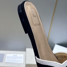 迪奥 Dior 2026春夏新款Romance 蝴蝶结波点拼色一字拖女鞋 CD字母logo立体刺绣粗跟圆头露趾凉拖鞋 材 迪奥 Dior 2026春夏新款Romance 蝴蝶结波点拼色一字拖女鞋 CD字母logo立体刺绣粗跟圆头露趾凉拖鞋 材