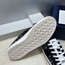 Dior 迪奥 2026春夏情侣新款 HooPer低帮贝壳头休闲运动小白鞋 CD字母logo立体刺绣Oblique图案 Dior 迪奥 2026春夏情侣新款 HooPer低帮贝壳头休闲运动小白鞋 CD字母logo立体刺绣Oblique图案