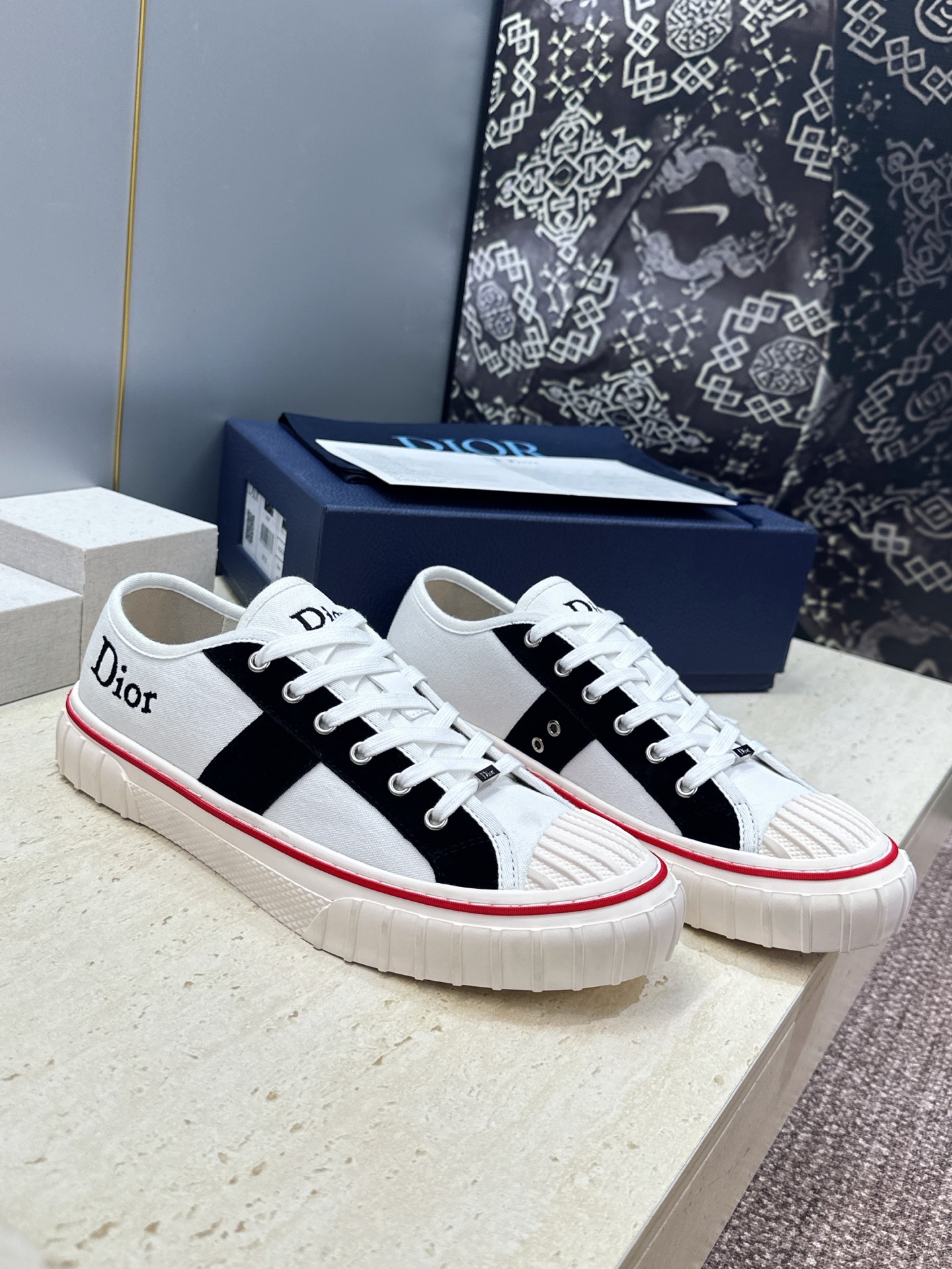 Dior 迪奥 2026春夏情侣新款 HooPer低帮贝壳头休闲运动小白鞋  CD字母logo立体刺绣Oblique图案