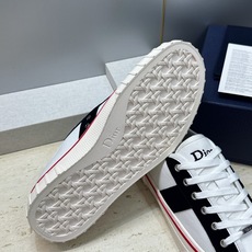 Dior 迪奥 2026春夏情侣新款 HooPer低帮贝壳头休闲运动小白鞋 CD字母logo立体刺绣Oblique图案 Dior 迪奥 2026春夏情侣新款 HooPer低帮贝壳头休闲运动小白鞋 CD字母logo立体刺绣Oblique图案