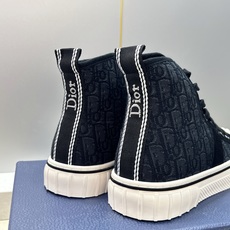 Dior 迪奥 2026春夏情侣新款 HooPer高帮贝壳头休闲运动小白鞋 CD字母logo立体刺绣Oblique图案 Dior 迪奥 2026春夏情侣新款 HooPer高帮贝壳头休闲运动小白鞋 CD字母logo立体刺绣Oblique图案