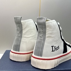 Dior 迪奥 2026春夏情侣新款 HooPer高帮贝壳头休闲运动小白鞋 CD字母logo立体刺绣Oblique图案 Dior 迪奥 2026春夏情侣新款 HooPer高帮贝壳头休闲运动小白鞋 CD字母logo立体刺绣Oblique图案