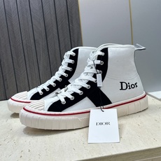 Dior 迪奥 2026春夏情侣新款 HooPer高帮贝壳头休闲运动小白鞋 CD字母logo立体刺绣Oblique图案 Dior 迪奥 2026春夏情侣新款 HooPer高帮贝壳头休闲运动小白鞋 CD字母logo立体刺绣Oblique图案