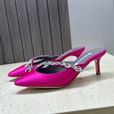 Balenciaga 巴黎世家x MANOLO BLAHNlK 2026春夏联名新款中跟女鞋 MB字母logo尖头水钻 Balenciaga 巴黎世家x MANOLO BLAHNlK 2026春夏联名新款中跟女鞋 MB字母logo尖头水钻