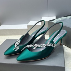Balenciaga 巴黎世家x MANOLO BLAHNlK 2026春夏联名新款中跟女鞋 MB字母logo尖头水钻 Balenciaga 巴黎世家x MANOLO BLAHNlK 2026春夏联名新款中跟女鞋 MB字母logo尖头水钻