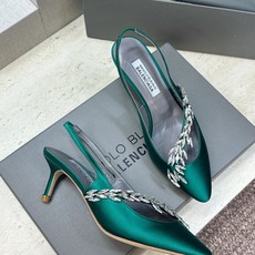 Balenciaga 巴黎世家x MANOLO BLAHNlK 2026春夏联名新款中跟女鞋 MB字母logo尖头水钻 Balenciaga 巴黎世家x MANOLO BLAHNlK 2026春夏联名新款中跟女鞋 MB字母logo尖头水钻