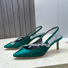 Balenciaga 巴黎世家x MANOLO BLAHNlK 2026春夏联名新款中跟女鞋 MB字母logo尖头水钻 Balenciaga 巴黎世家x MANOLO BLAHNlK 2026春夏联名新款中跟女鞋 MB字母logo尖头水钻
