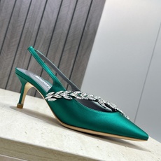 Balenciaga 巴黎世家x MANOLO BLAHNlK 2026春夏联名新款中跟女鞋 MB字母logo尖头水钻 Balenciaga 巴黎世家x MANOLO BLAHNlK 2026春夏联名新款中跟女鞋 MB字母logo尖头水钻