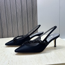 Balenciaga 巴黎世家x MANOLO BLAHNlK 2026春夏联名新款中跟女鞋 MB字母logo尖头水钻 Balenciaga 巴黎世家x MANOLO BLAHNlK 2026春夏联名新款中跟女鞋 MB字母logo尖头水钻