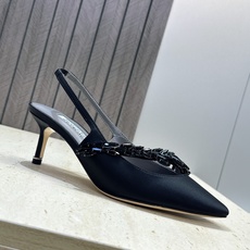 Balenciaga 巴黎世家x MANOLO BLAHNlK 2026春夏联名新款中跟女鞋 MB字母logo尖头水钻 Balenciaga 巴黎世家x MANOLO BLAHNlK 2026春夏联名新款中跟女鞋 MB字母logo尖头水钻