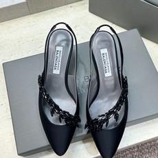 Balenciaga 巴黎世家x MANOLO BLAHNlK 2026春夏联名新款中跟女鞋 MB字母logo尖头水钻 Balenciaga 巴黎世家x MANOLO BLAHNlK 2026春夏联名新款中跟女鞋 MB字母logo尖头水钻