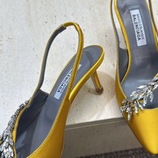 Balenciaga 巴黎世家x MANOLO BLAHNlK 2026春夏联名新款中跟女鞋 MB字母logo尖头水钻 Balenciaga 巴黎世家x MANOLO BLAHNlK 2026春夏联名新款中跟女鞋 MB字母logo尖头水钻