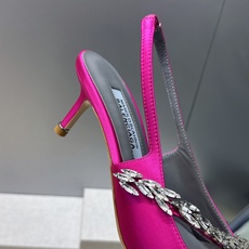 Balenciaga 巴黎世家x MANOLO BLAHNlK 2026春夏联名新款中跟女鞋 MB字母logo尖头水钻 Balenciaga 巴黎世家x MANOLO BLAHNlK 2026春夏联名新款中跟女鞋 MB字母logo尖头水钻