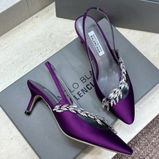 Balenciaga 巴黎世家x MANOLO BLAHNlK 2026春夏联名新款中跟女鞋 MB字母logo尖头水钻 Balenciaga 巴黎世家x MANOLO BLAHNlK 2026春夏联名新款中跟女鞋 MB字母logo尖头水钻