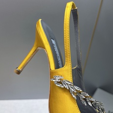 Balenciaga 巴黎世家x MANOLO BLAHNlK 2026春夏联名新款高跟女鞋 MB字母logo尖头水钻 Balenciaga 巴黎世家x MANOLO BLAHNlK 2026春夏联名新款高跟女鞋 MB字母logo尖头水钻