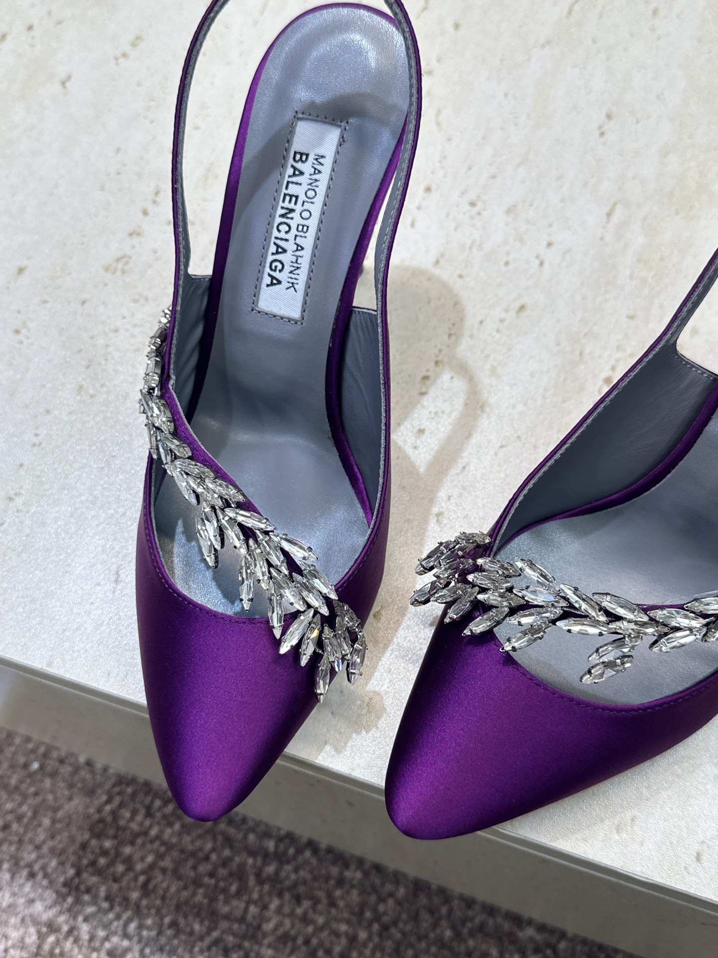 Balenciaga 巴黎世家x MANOLO BLAHNlK 2026春夏联名新款高跟女鞋 MB字母logo尖头水钻 Balenciaga 巴黎世家x MANOLO BLAHNlK 2026春夏联名新款高跟女鞋 MB字母logo尖头水钻
