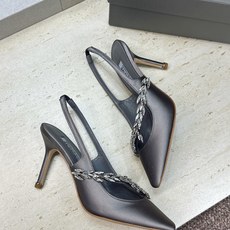 Balenciaga 巴黎世家x MANOLO BLAHNlK 2026春夏联名新款高跟女鞋 MB字母logo尖头水钻 Balenciaga 巴黎世家x MANOLO BLAHNlK 2026春夏联名新款高跟女鞋 MB字母logo尖头水钻