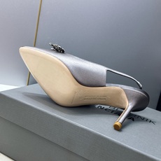 Balenciaga 巴黎世家x MANOLO BLAHNlK 2026春夏联名新款高跟女鞋 MB字母logo尖头水钻 Balenciaga 巴黎世家x MANOLO BLAHNlK 2026春夏联名新款高跟女鞋 MB字母logo尖头水钻