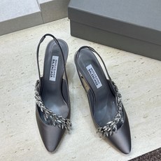 Balenciaga 巴黎世家x MANOLO BLAHNlK 2026春夏联名新款高跟女鞋 MB字母logo尖头水钻 Balenciaga 巴黎世家x MANOLO BLAHNlK 2026春夏联名新款高跟女鞋 MB字母logo尖头水钻
