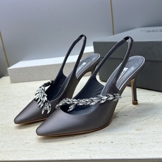 Balenciaga 巴黎世家x MANOLO BLAHNlK 2026春夏联名新款高跟女鞋 MB字母logo尖头水钻 Balenciaga 巴黎世家x MANOLO BLAHNlK 2026春夏联名新款高跟女鞋 MB字母logo尖头水钻