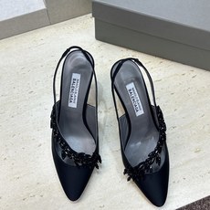 Balenciaga 巴黎世家x MANOLO BLAHNlK 2026春夏联名新款高跟女鞋 MB字母logo尖头水钻 Balenciaga 巴黎世家x MANOLO BLAHNlK 2026春夏联名新款高跟女鞋 MB字母logo尖头水钻