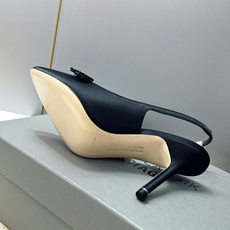 Balenciaga 巴黎世家x MANOLO BLAHNlK 2026春夏联名新款高跟女鞋 MB字母logo尖头水钻 Balenciaga 巴黎世家x MANOLO BLAHNlK 2026春夏联名新款高跟女鞋 MB字母logo尖头水钻