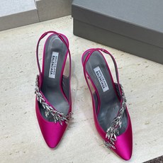 Balenciaga 巴黎世家x MANOLO BLAHNlK 2026春夏联名新款高跟女鞋 MB字母logo尖头水钻 Balenciaga 巴黎世家x MANOLO BLAHNlK 2026春夏联名新款高跟女鞋 MB字母logo尖头水钻