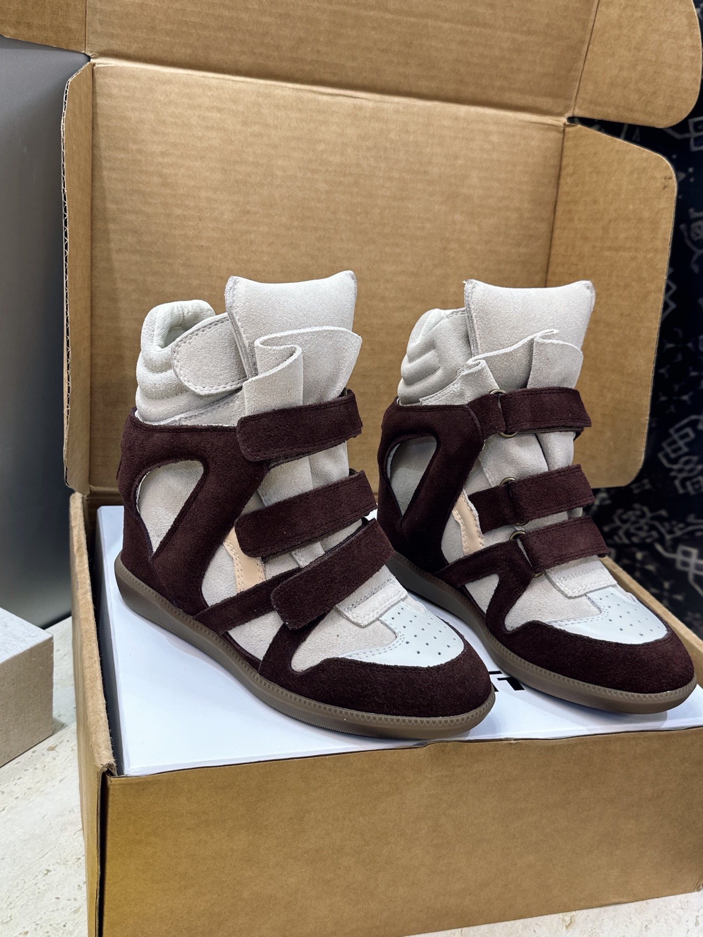 (配全套飞机盒) ISABEL MARANT 2026春夏新款高帮魔术贴休闲女鞋 伊莎贝尔字母logo平底内增高时尚拼色