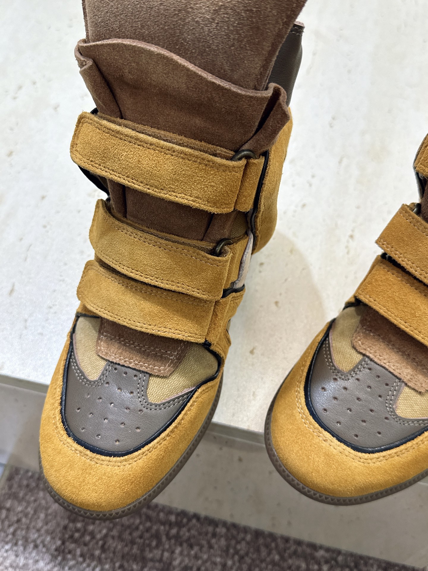 (配全套飞机盒) ISABEL MARANT 2026春夏新款高帮魔术贴休闲女鞋 伊莎贝尔字母logo平底内增高时尚拼色 (配全套飞机盒) ISABEL MARANT 2026春夏新款高帮魔术贴休闲女鞋 伊莎贝尔字母logo平底内增高时尚拼色