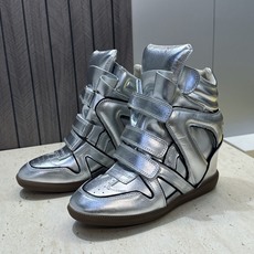 (配全套飞机盒) ISABEL MARANT 2026春夏新款高帮魔术贴休闲女鞋 伊莎贝尔字母logo平底内增高时尚拼色 (配全套飞机盒) ISABEL MARANT 2026春夏新款高帮魔术贴休闲女鞋 伊莎贝尔字母logo平底内增高时尚拼色