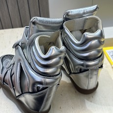 (配全套飞机盒) ISABEL MARANT 2026春夏新款高帮魔术贴休闲女鞋 伊莎贝尔字母logo平底内增高时尚拼色 (配全套飞机盒) ISABEL MARANT 2026春夏新款高帮魔术贴休闲女鞋 伊莎贝尔字母logo平底内增高时尚拼色