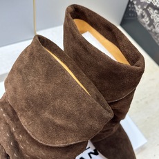 ISABEL MARANT 2026秋冬新款时尚低跟尖头两穿中筒女靴 伊莎贝尔字母logo一脚蹬机车马丁靴 材质:鞋面进 ISABEL MARANT 2026秋冬新款时尚低跟尖头两穿中筒女靴 伊莎贝尔字母logo一脚蹬机车马丁靴 材质:鞋面进
