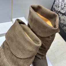ISABEL MARANT 2026秋冬新款时尚低跟尖头两穿中筒女靴 伊莎贝尔字母logo一脚蹬机车马丁靴 材质:鞋面进 ISABEL MARANT 2026秋冬新款时尚低跟尖头两穿中筒女靴 伊莎贝尔字母logo一脚蹬机车马丁靴 材质:鞋面进