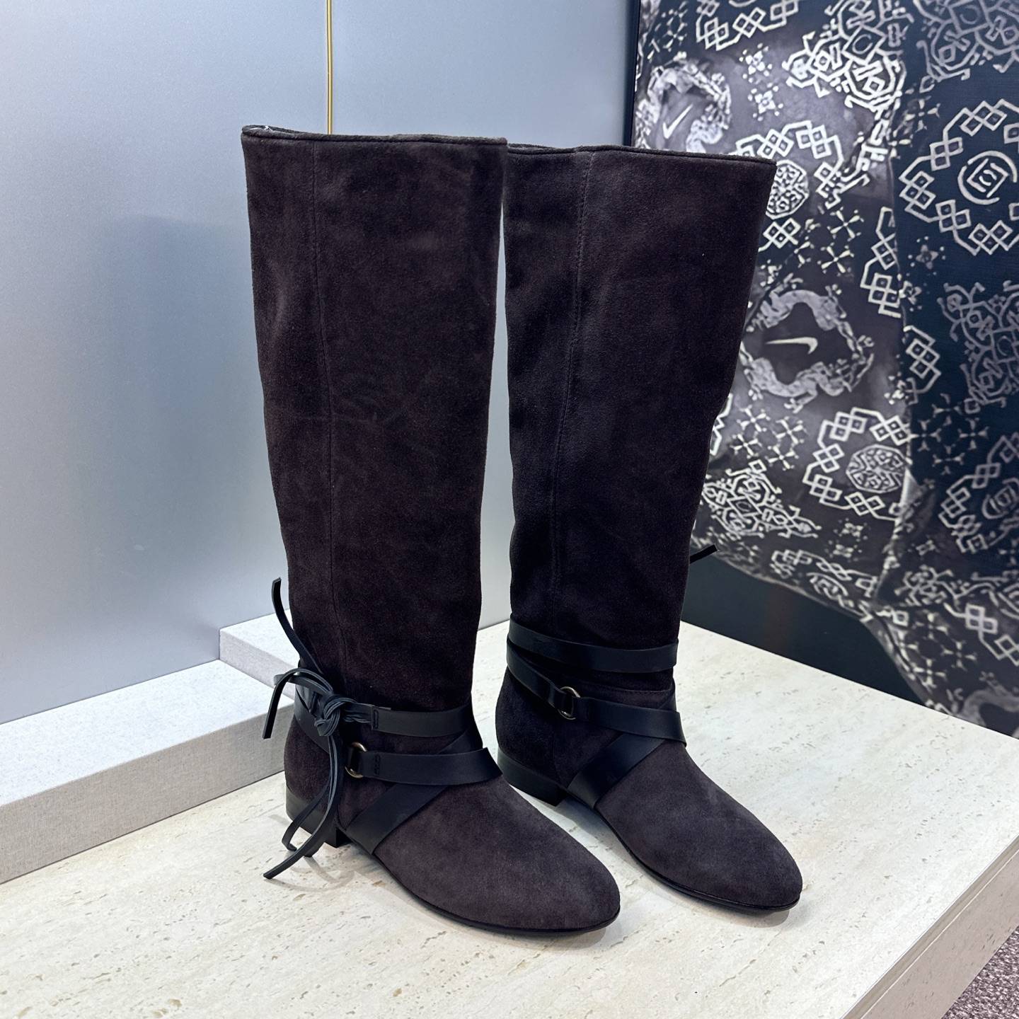 ISABEL MARANT 2026秋冬新款时尚绑带流苏高筒及膝女长靴 伊莎贝尔字母logo低跟圆头一脚蹬拼色机车骑士军